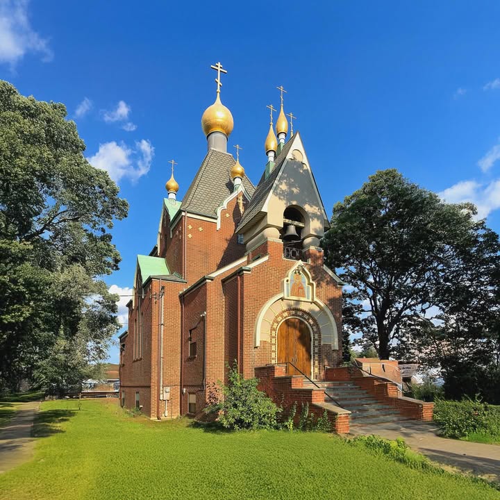 Golden domes whisper history’s heartbeat on American soil. In Stratford,…