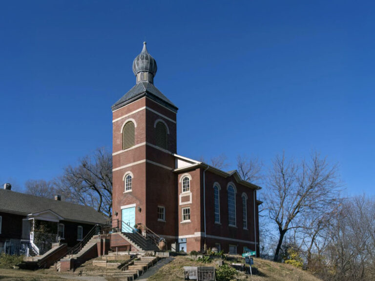 The Church on Russian Hill: An Unexpected History of Holy Trinity in Kansas City